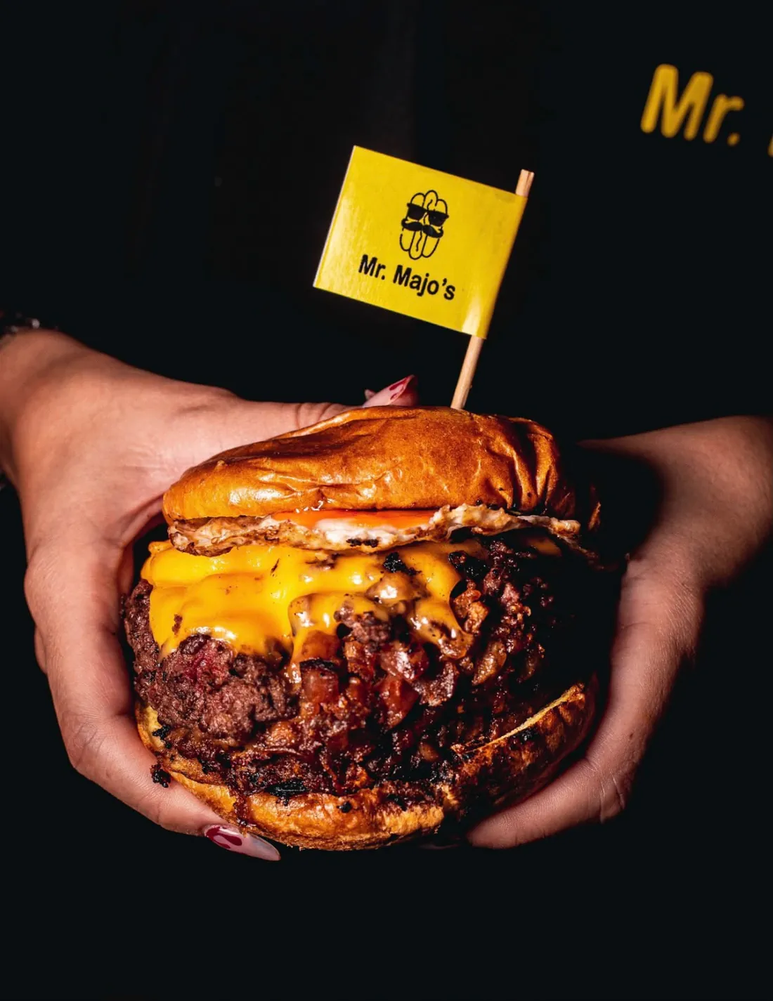 A dos manos o no vale 🍔 — Mr. Majo's